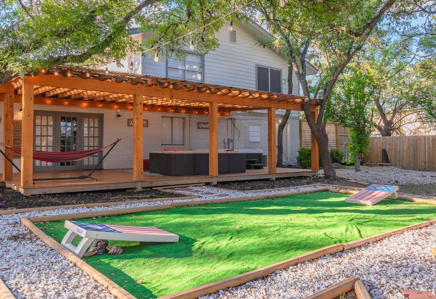 Luxurious Home With Hot Tub & Tree Deck By 6Flags San Antonio Exterior foto